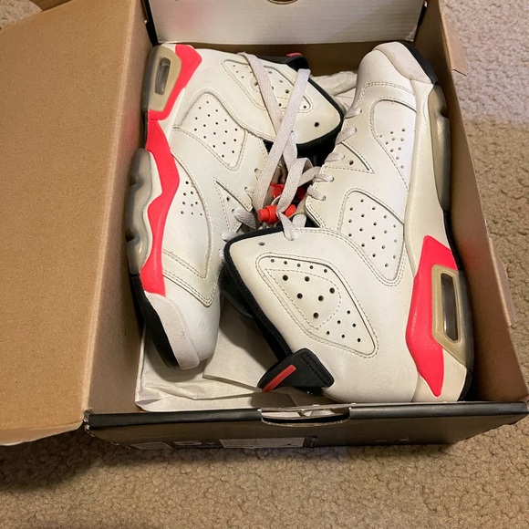 Jordan 6 - Picture 1 of 4